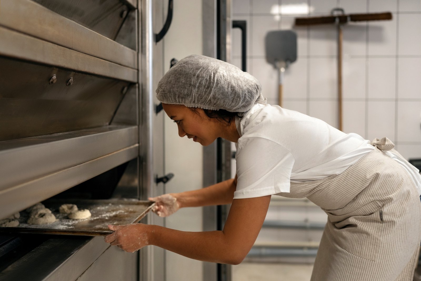 How Do GMP Requirements Differ Between Food and Pharmaceutical Industries